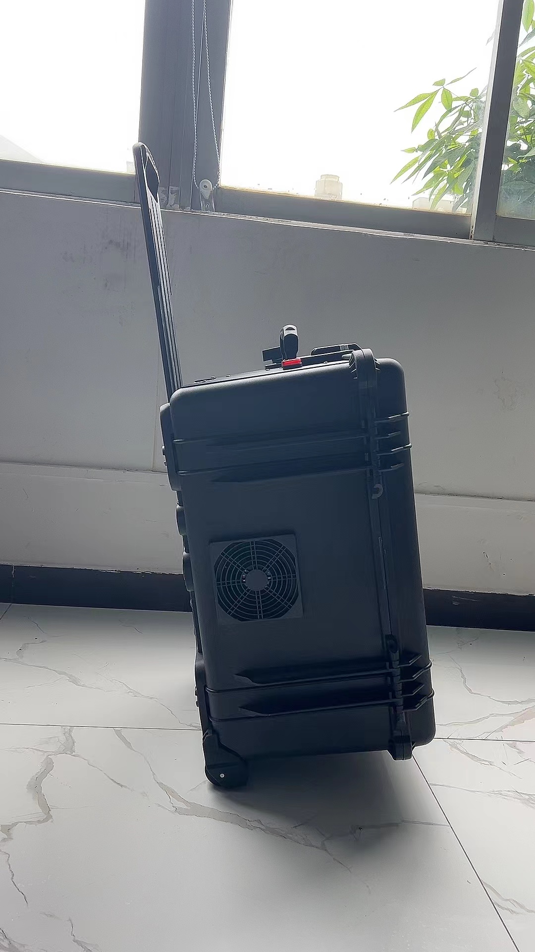 海晏手拉箱型移动通信干扰器
